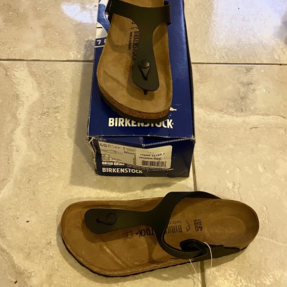NEW Birkenstock Gizeh sandals black 9; 10 womens - Picture 2 of 4